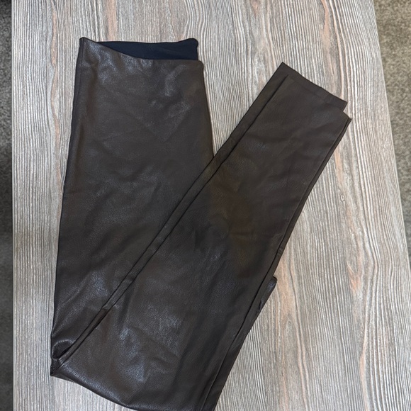 Commando Women's Dark Brown Faux Leather Pants EUC - Picture 5 of 9